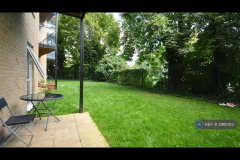 Mayfair Court, Hounslow, TW5