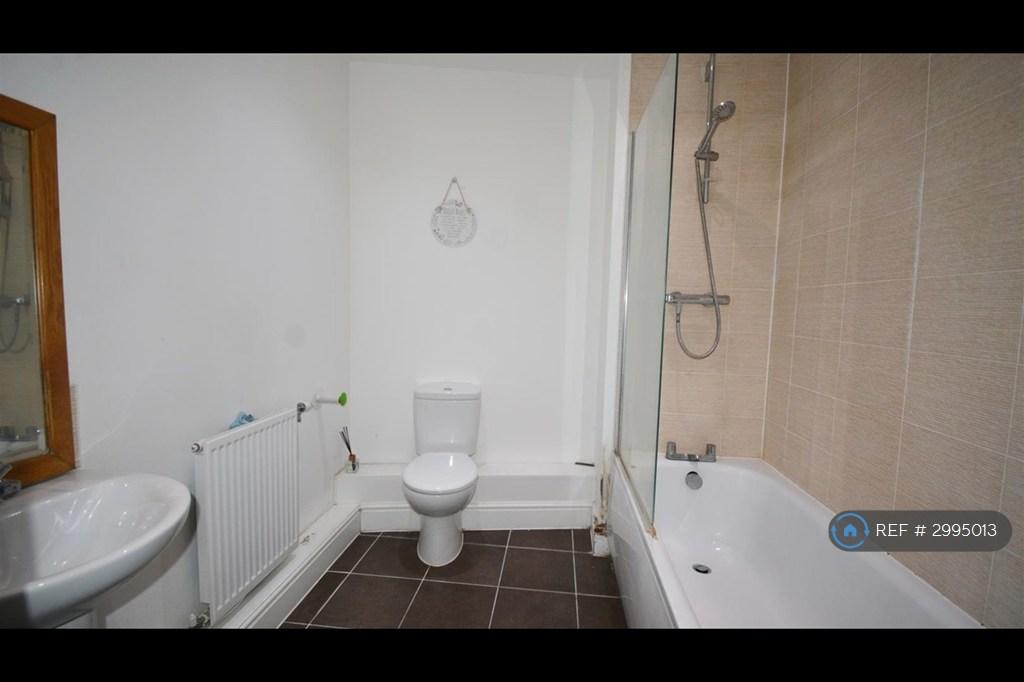 Apartment in Hounslow - View 2