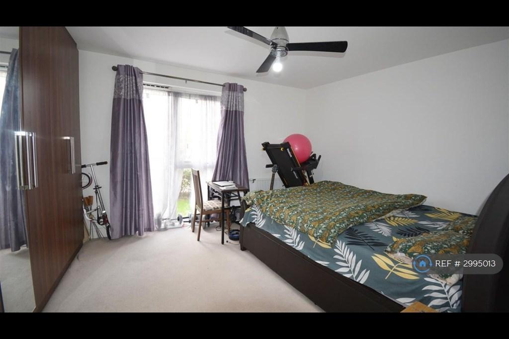 Apartment in Hounslow - View 3