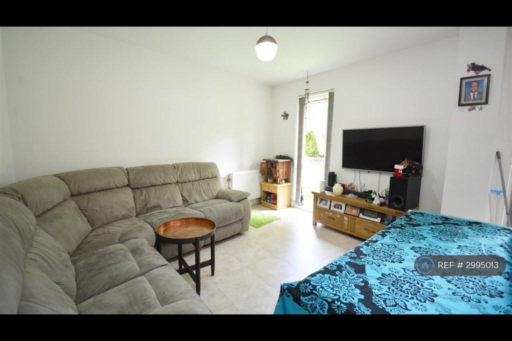 Apartment in Hounslow - View 5
