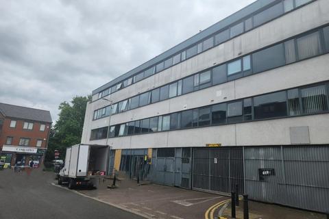 2 bedroom flat to rent, Lord Street, Watford WD17