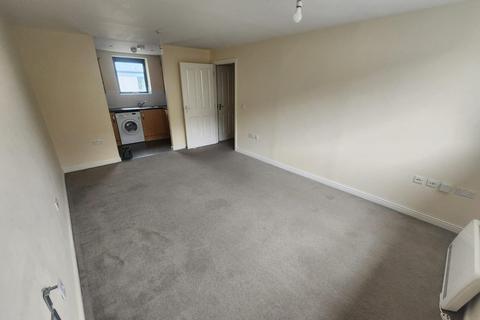 2 bedroom flat to rent, Lord Street, Watford WD17