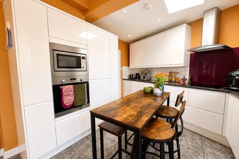 3 bedroom semi-detached house for sale, Nield Road, Hayes, Greater London, UB3