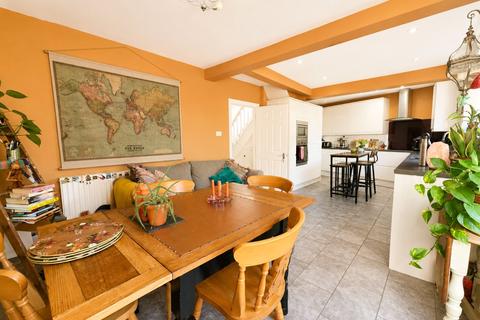 3 bedroom semi-detached house for sale, Nield Road, Hayes, Greater London, UB3