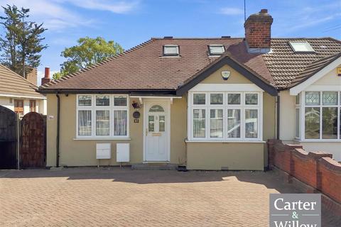 4 bedroom semi-detached house for sale, Mayswood Gardens, Dagenham, Essex