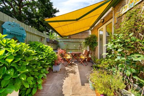1 bedroom flat to rent, Upper Richmond Road West, East Sheen, London, SW14