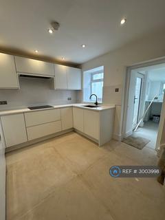 2 bedroom terraced house to rent, Darwen Road, Bolton, BL7