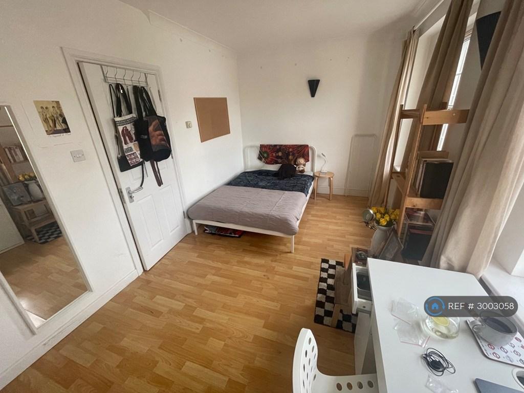Apartment in London - View 3