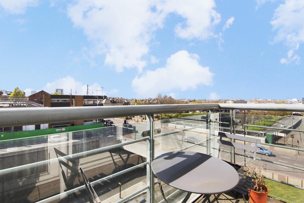 Apartment in London - View 2