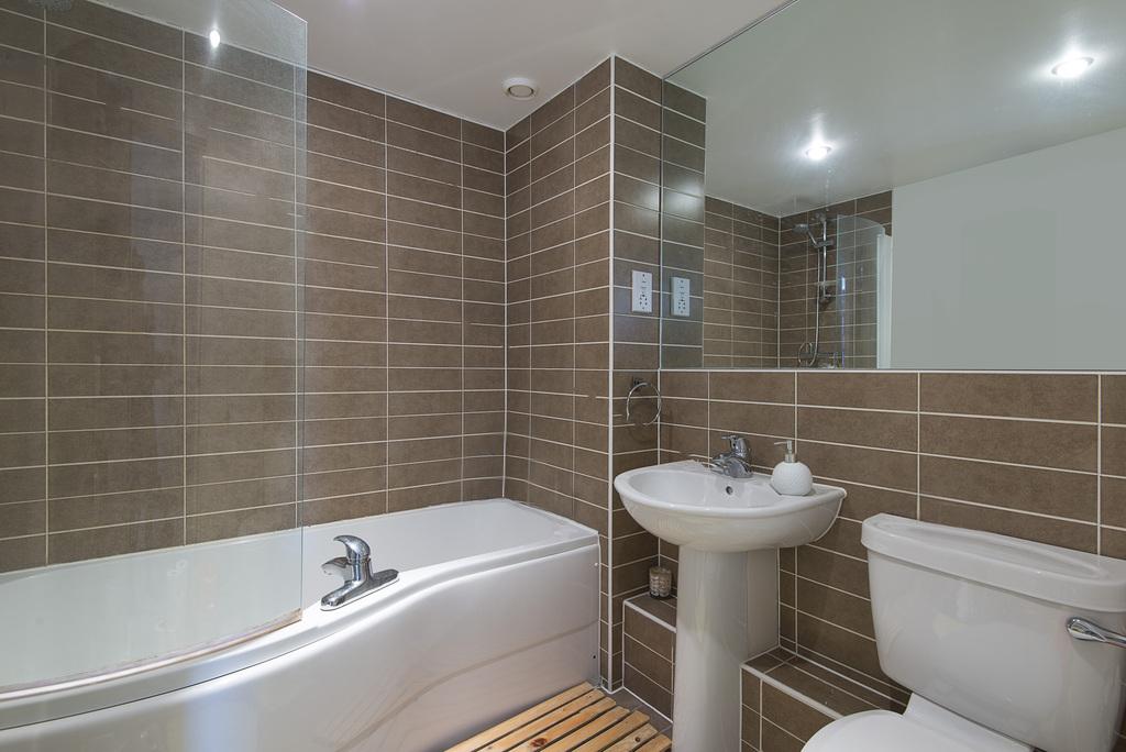 Apartment in London - View 5