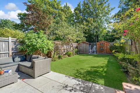 4 bedroom semi-detached house for sale, Weihurst Gardens, Sutton, SM1