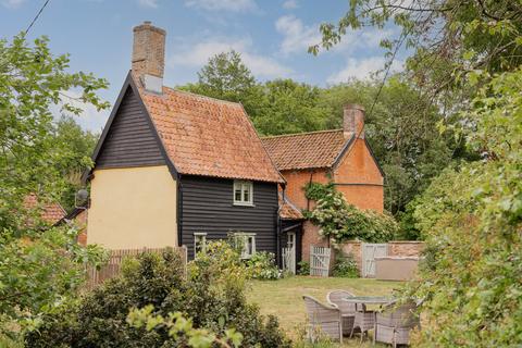 6 bedroom farm house for sale, Bunwell Road, Bunwell, NR16