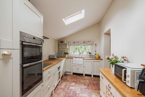 6 bedroom farm house for sale, Bunwell Road, Bunwell, NR16