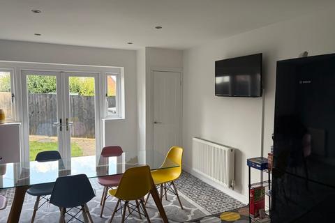 3 bedroom townhouse for sale, Park Rise, Leeds, LS13
