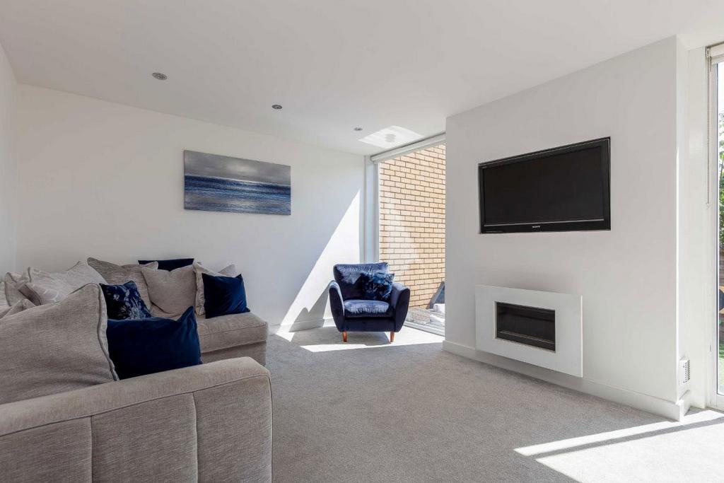 House in Edinburgh - View 2