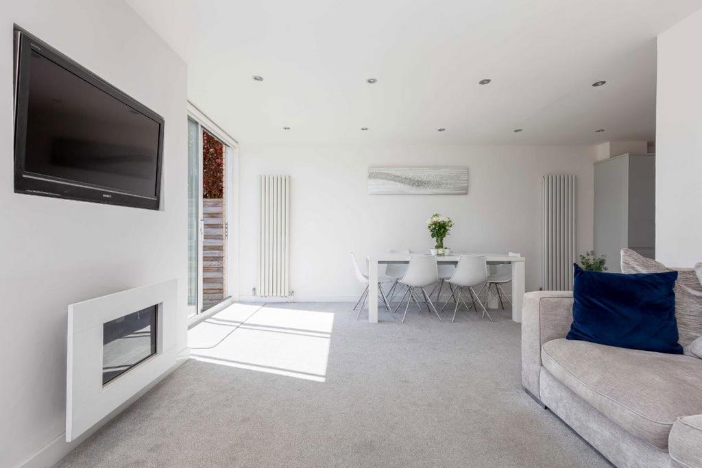 House in Edinburgh - View 3