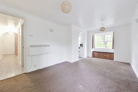 Monmouth Close, Chiswick, London, W4