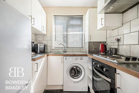 2 bedroom maisonette for sale, Dryden Close, Hainault, IG6