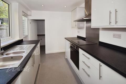 2 bedroom end of terrace house to rent, Dale Street Chatham ME4