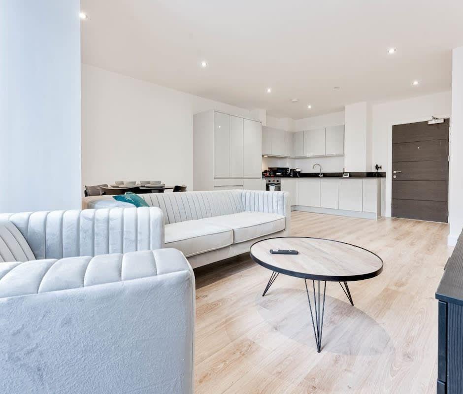 Apartment in Solihull, West Midlands - View 4