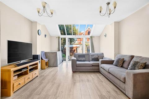 2 bedroom terraced house for sale, Griggs Close, Ilford