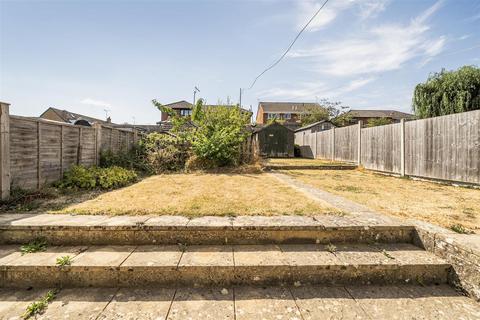 3 bedroom terraced house for sale, Wessex Road, Chippenham