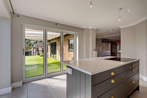 4 bedroom detached house for sale, Chase Close, Stanion NN14