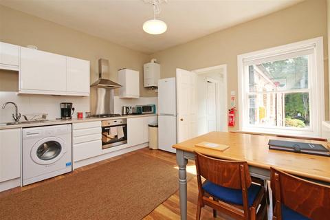 2 bedroom apartment for sale, Gillygate, York