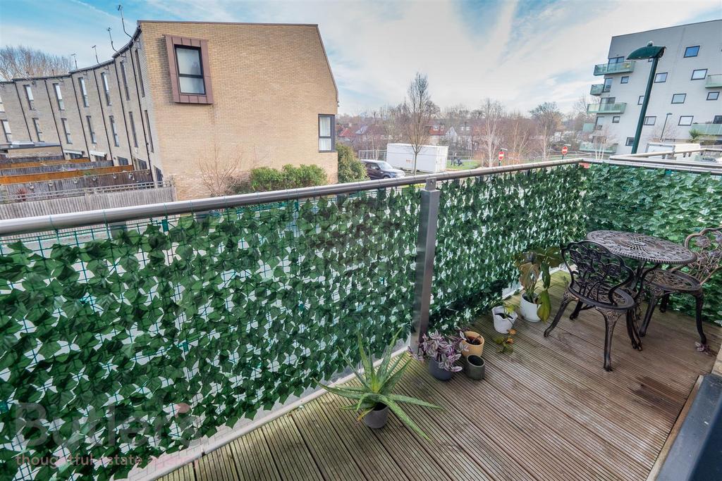 Apartment in Carshalton - View 5