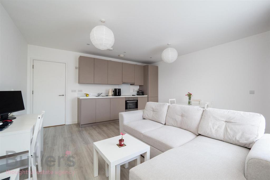 Apartment in Carshalton - View 3