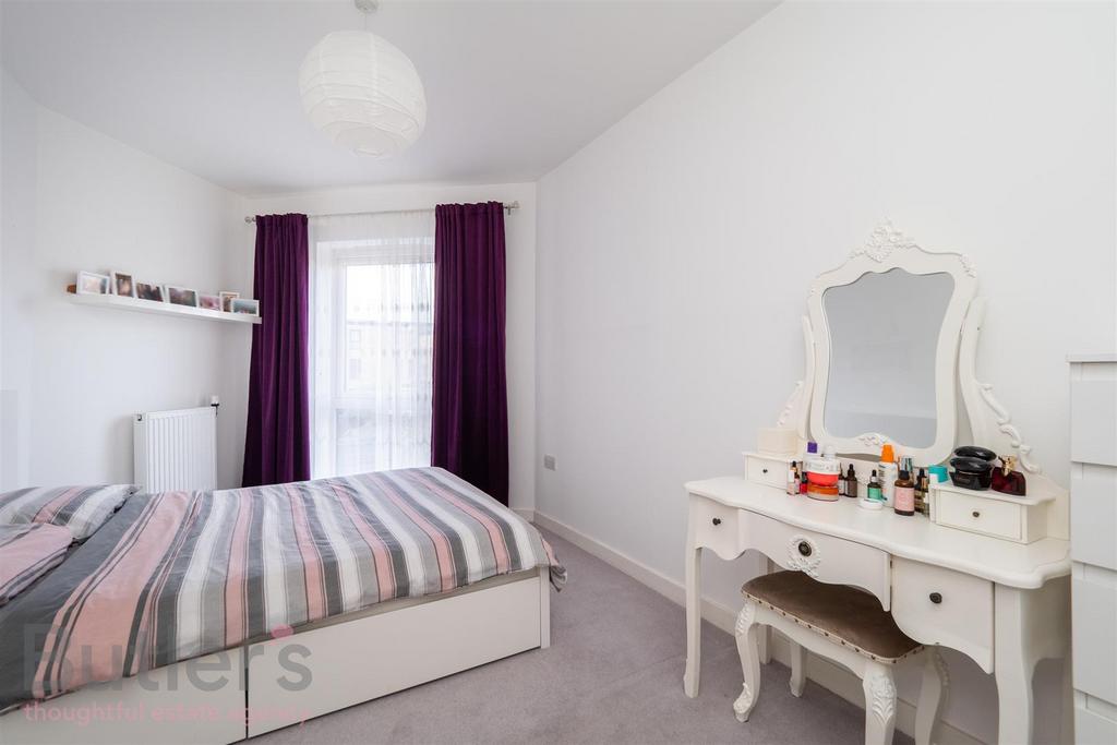 Apartment in Carshalton - More