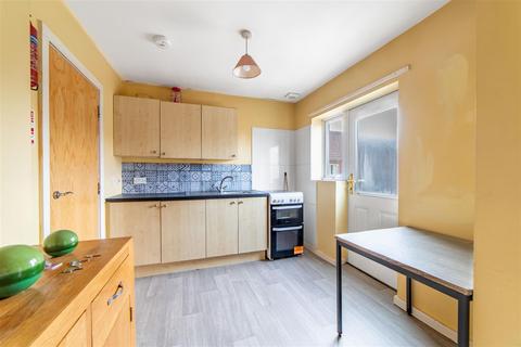 3 bedroom flat for sale, Park Avenue, Gosforth, Newcastle Upon Tyne, NE13