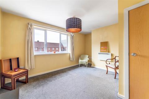 3 bedroom flat for sale, Park Avenue, Gosforth, Newcastle Upon Tyne, NE13
