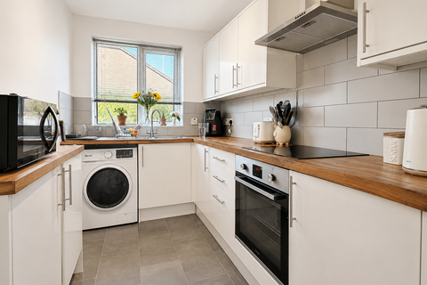 2 bedroom flat for sale, Steepdene, Poole