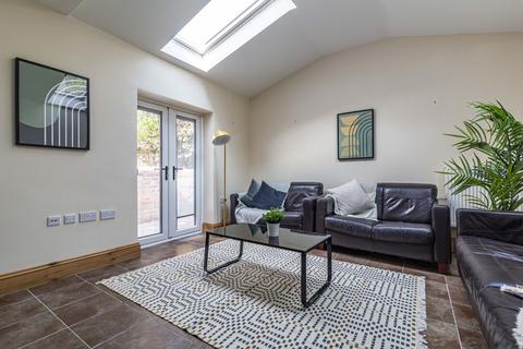 1 bedroom detached house to rent, Dunlop Avenue, Nottingham, NG7