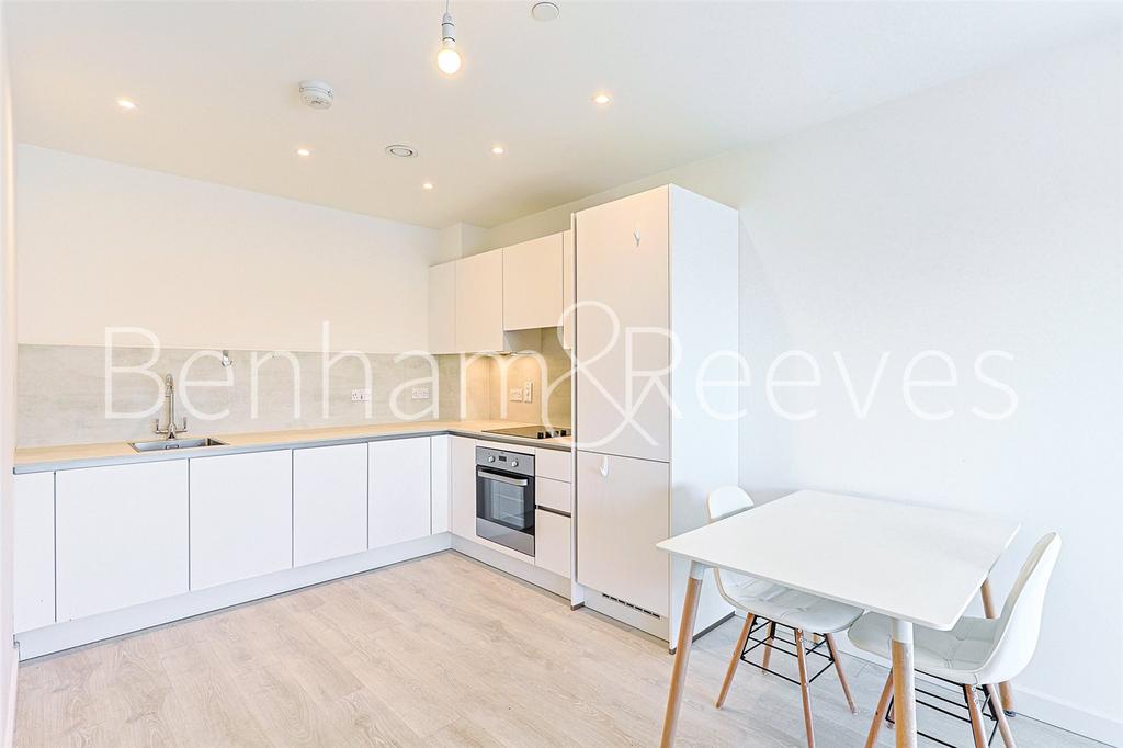 Apartment in Ealing - View 2