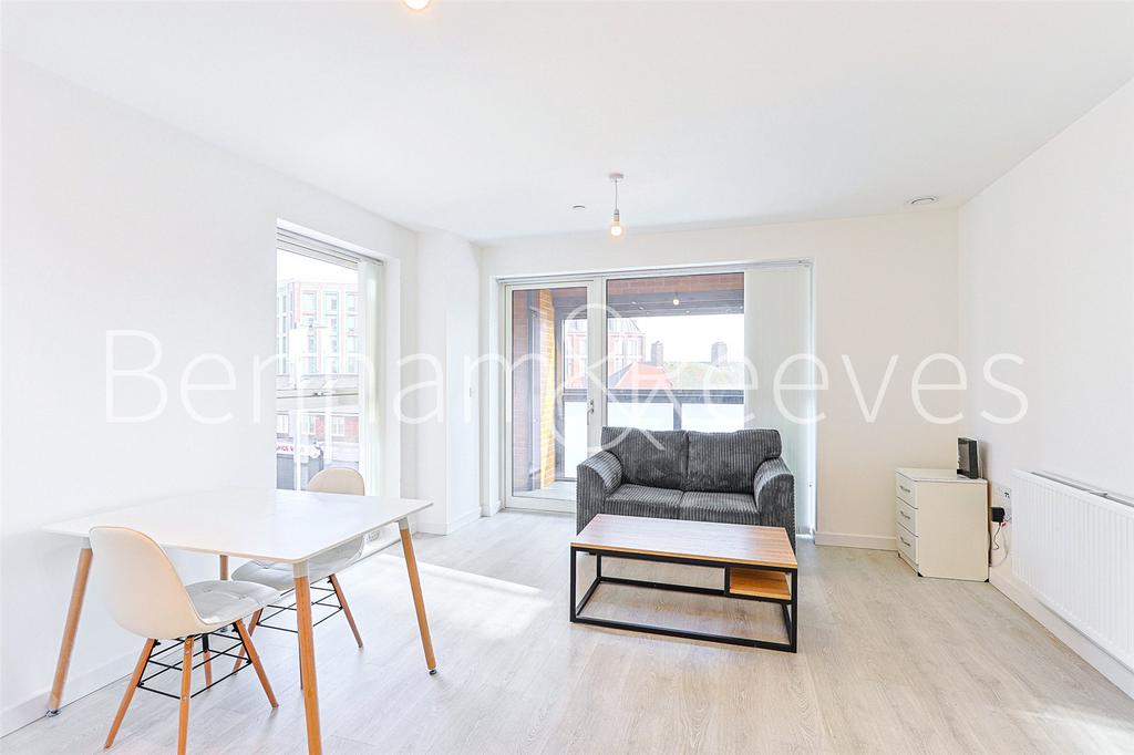 Apartment in Ealing - View 3