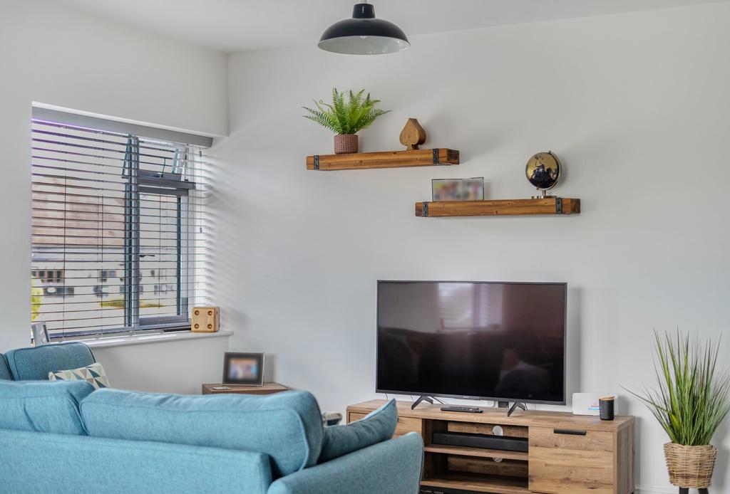 Apartment in Kingswood, Blackhorse, Emersons Green - More