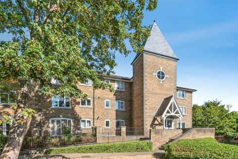 2 bedroom flat for sale, Cheam Common Road, Worcester Park, KT4