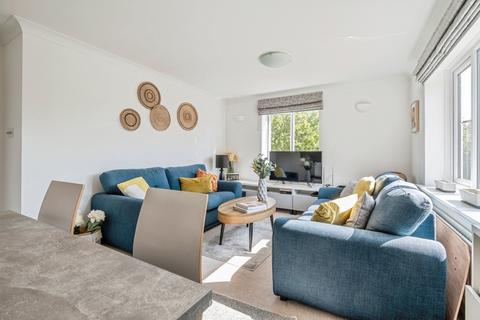 2 bedroom flat for sale, Cheam Common Road, Worcester Park, KT4