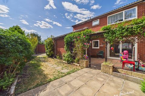 3 bedroom end of terrace house for sale, Witham Way, Aylesbury, Buckinghamshire