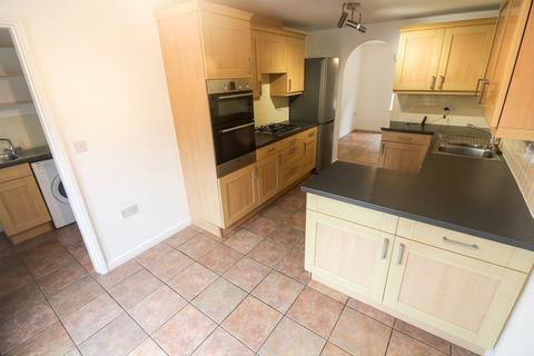 3 bedroom townhouse to rent, Rosebay, Berkshire RG40