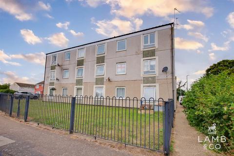 2 bedroom flat for sale, Nayland Drive, Clacton-On-Sea CO16