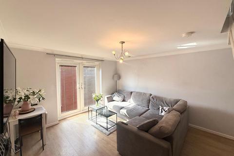 2 bedroom end of terrace house to rent, Swinnow Close, Leeds, West Yorkshire, LS13