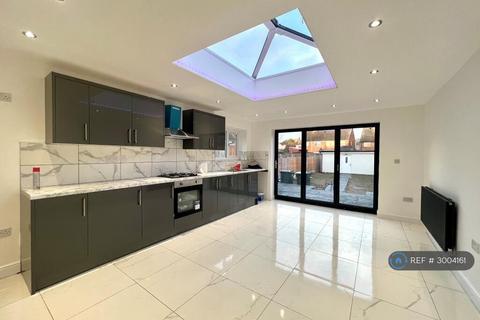 4 bedroom terraced house to rent, Beake Avenue, Coventry, CV6
