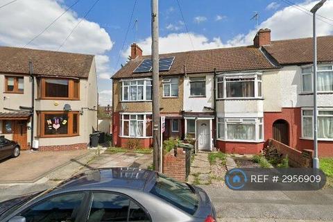 3 bedroom end of terrace house to rent, Shelley Road, Luton, LU4