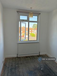 3 bedroom end of terrace house to rent, Shelley Road, Luton, LU4