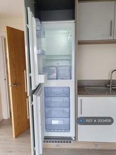 2 bedroom flat to rent, Trevithick, Slough, SL1