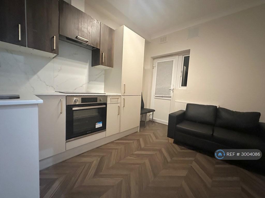 Apartment in London - View 2