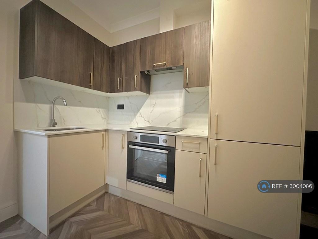 Apartment in London - View 3